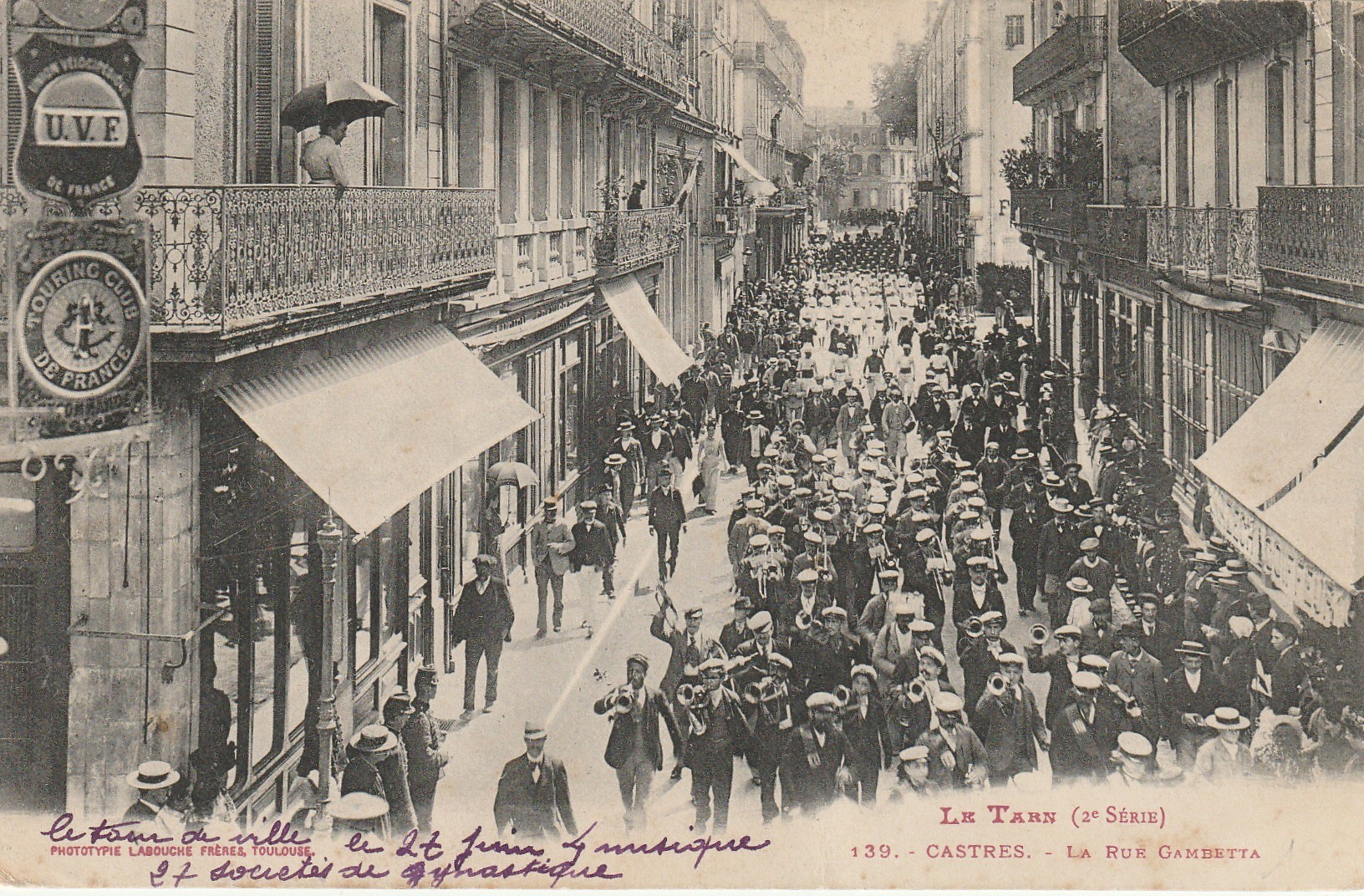 81 CASTRES. Fanfare Municipale Rue Gambetta. Gymnastes Trompettes et Trombones 1908