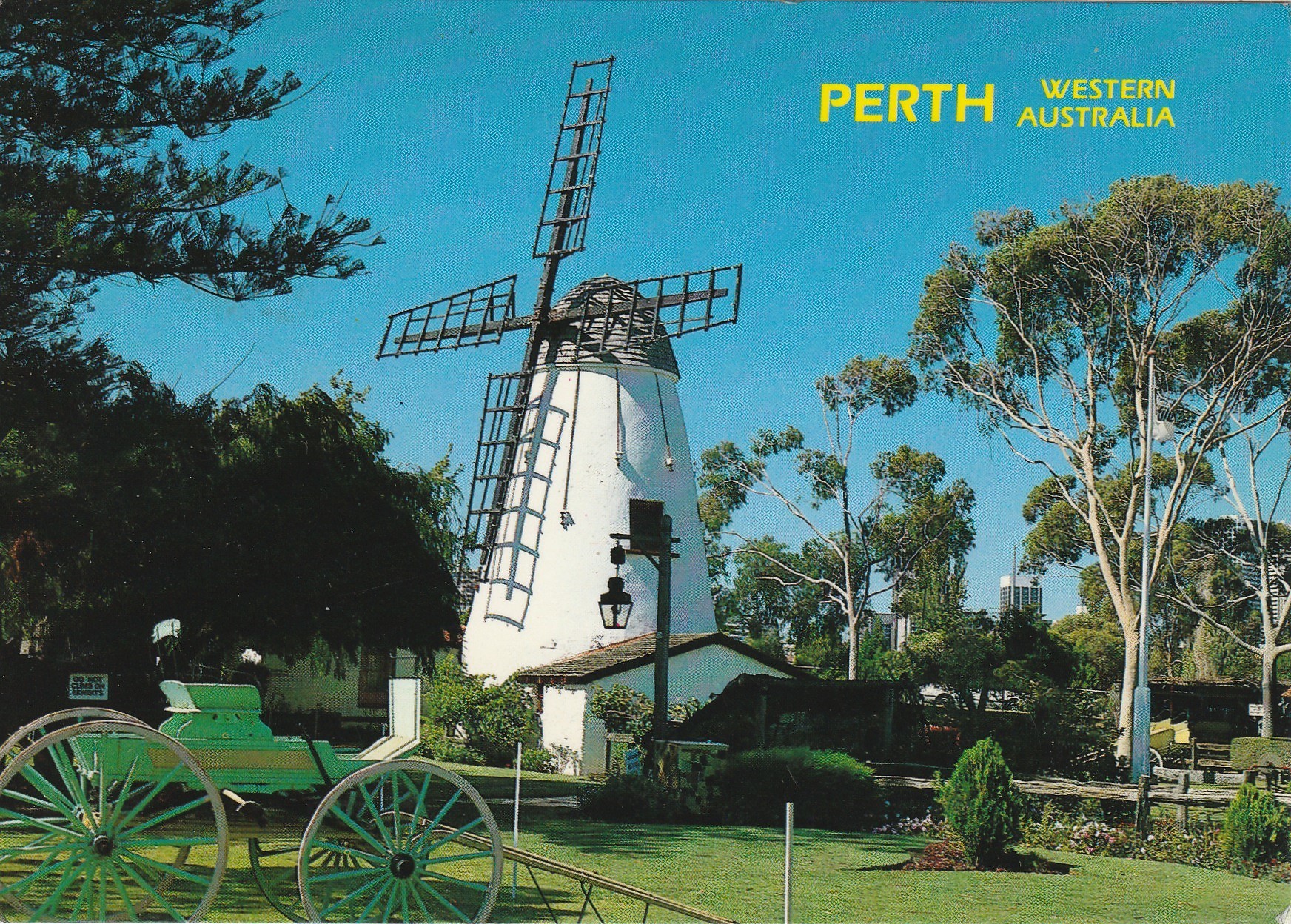 Photo Cpsm grand format Australie Australia. PERTH avec Moulin à vent