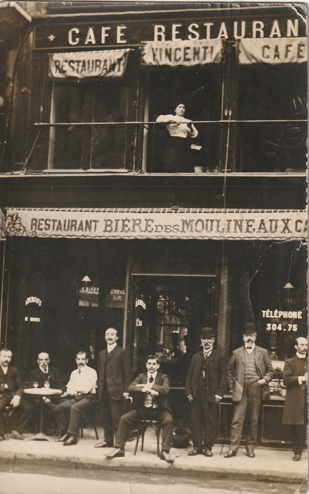 Photo cpa à IDENTIFIER. Café Restaurant " VICENTI " peut-être à Issy-les-Moulineaux (92) pour Paris Vaugirard
