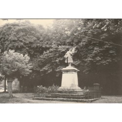 Photo cpsm grand format 11 NEBIAS. Le Monument aux Morts
