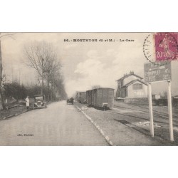 77 MONTHYON. Train dans la Gare 1933