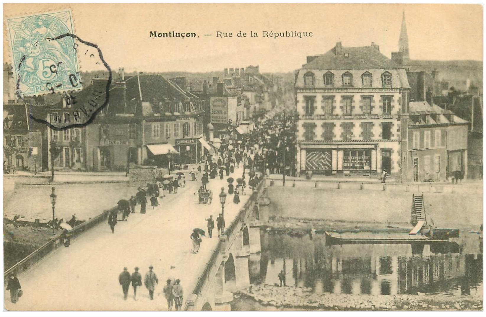 carte postale ancienne 03 MONTLUCON. Rue de la République 1905