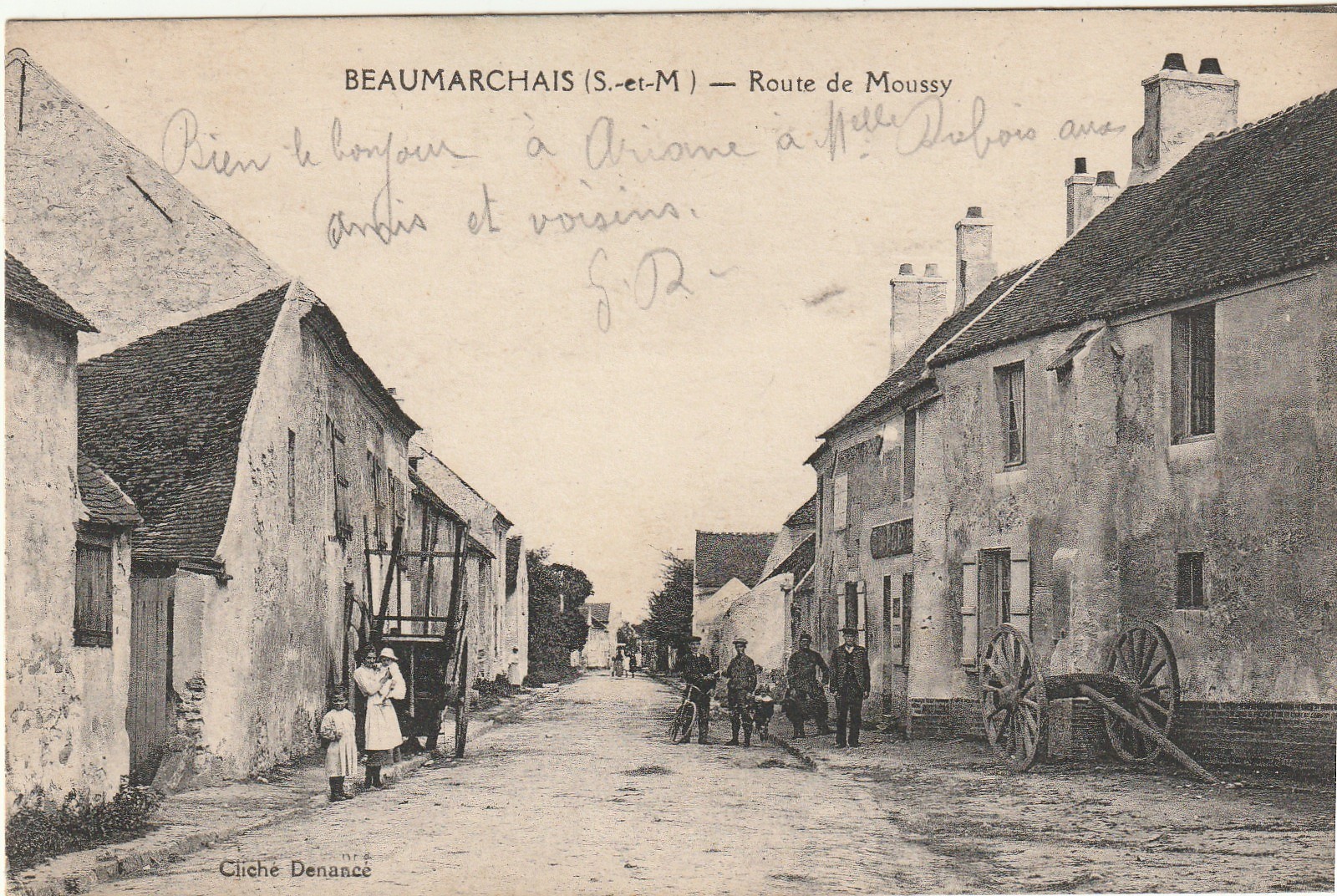 77 BEAUMARCHAIS. Route de Moussy avec Facteur à vélo 1918