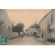 77 BEAUMARCHAIS. La Grande Rue ou Entrée du Village avec attelage