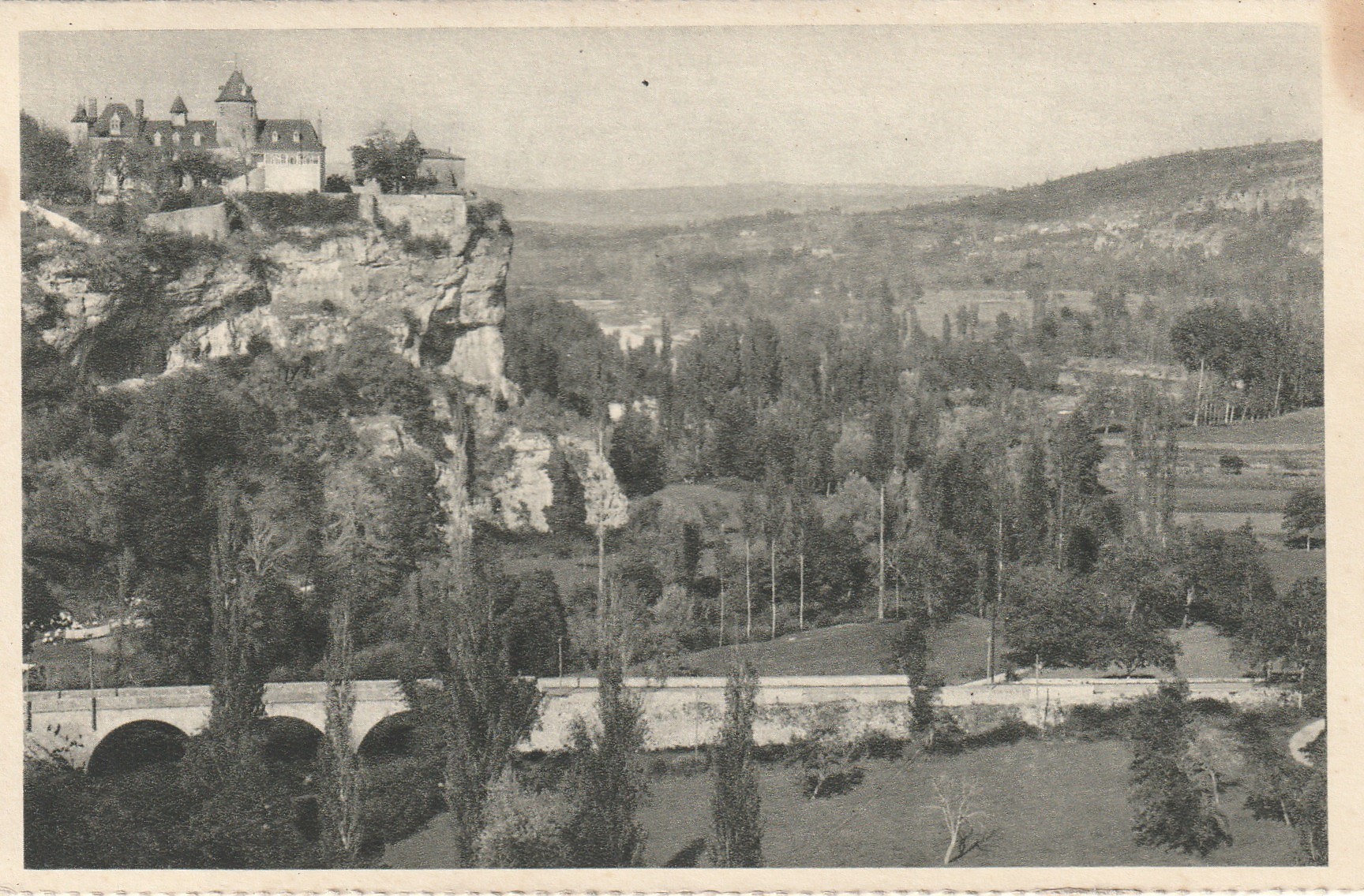 Lot 10 cpa LES GROTTES DE LACAVE 46. Lacs reflets Mirages, Trois Parques, Tarasque, Cierge...