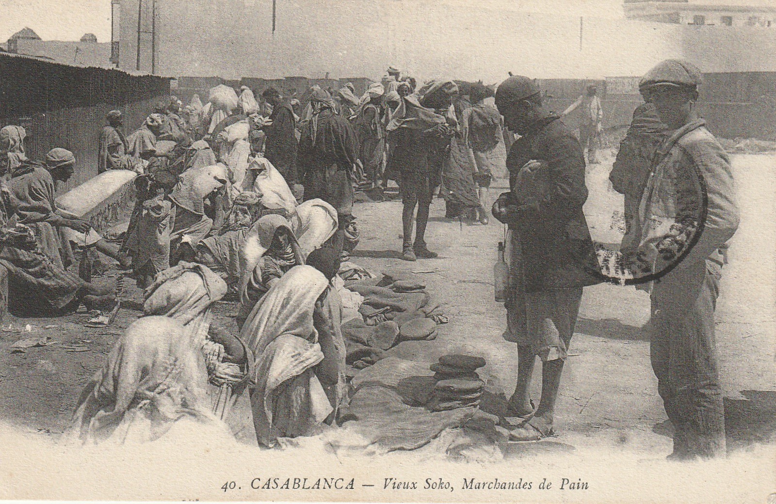 MAROC. Casablanca Vieux Soko marchandes de Pain 1915