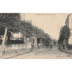 93 VILLEMOMBLE. Nombreux cyclistes Avenue d'Outrebon