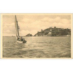 carte postale ancienne 22 VAL-ANDRE. Vue vers Piégu 1934 petit voilier