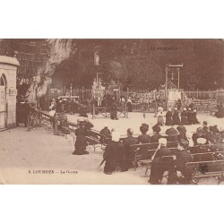 4 cpa LOURDES 65. Grotte, Rosaire, Château Fort et Gave, Apparition de la Vierge