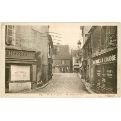 carte postale ancienne 03 MONTLUCON. Rue Porte Bretonnie. Patisserie et Machines à coudre 1936