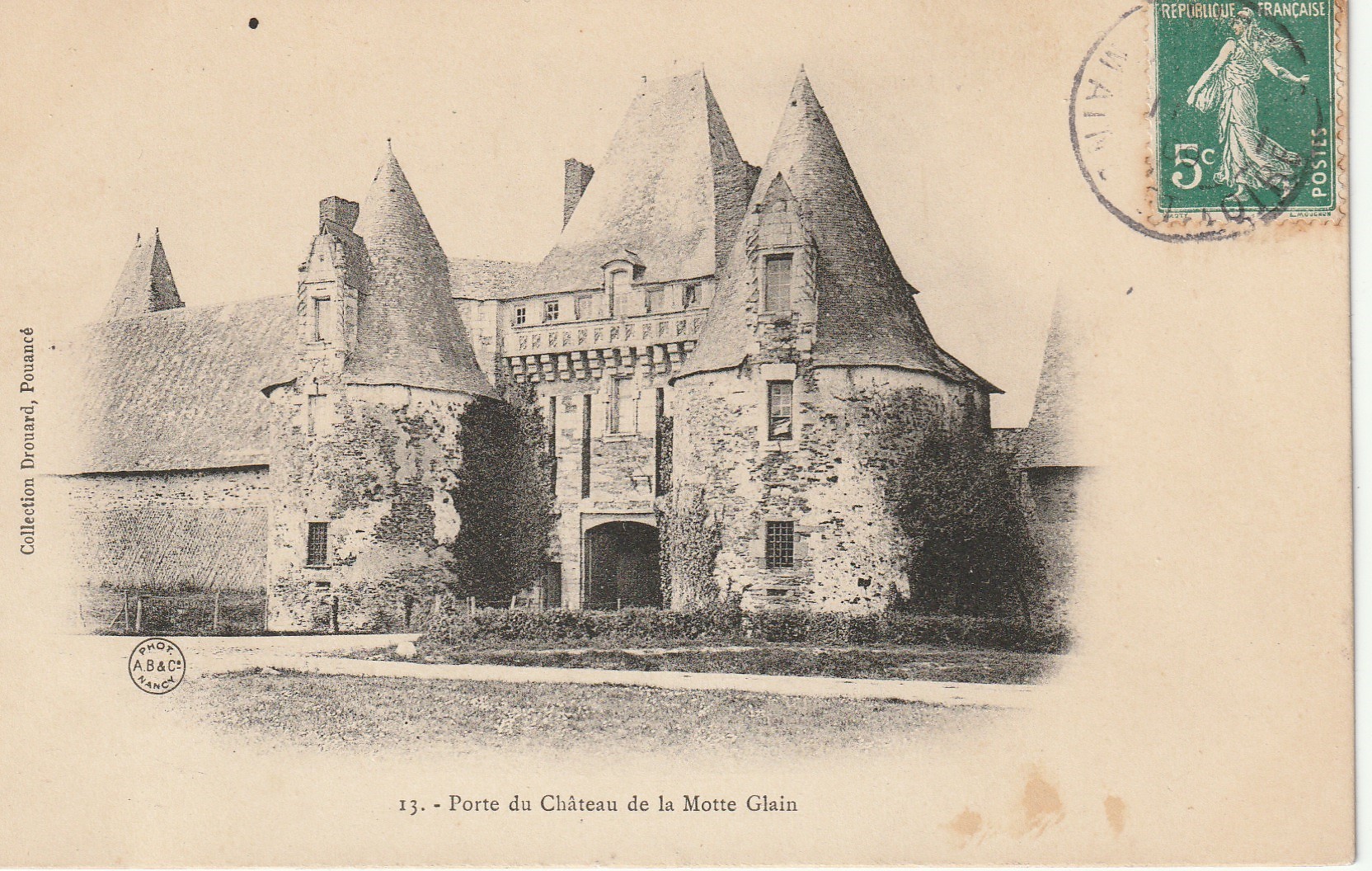 44 Porte du Château de la Motte Glain 1909