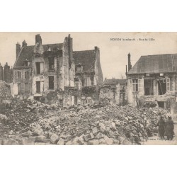 60 NOYON. Bombardé rue de Lille petite animation