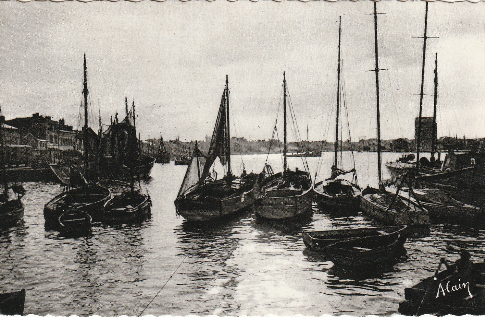 Photo Cpsm petit format 85 LES SABLES D'OLONNE. Le Port