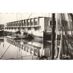Photo Cpsm petit format 85 LES SABLES-D'OLONNE. Le Marché aux Poissons vers 1962