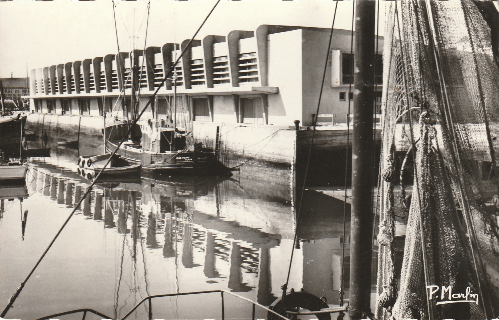Photo Cpsm petit format 85 LES SABLES-D'OLONNE. Le Marché aux Poissons vers 1962