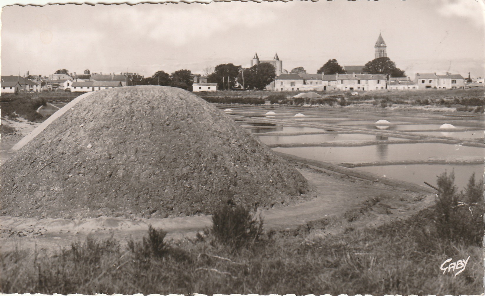 Photo cpsm petit format 85 ILE DE NOIRMOUTIER. Marais Salants