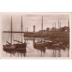 Photo Cpsm petit format 85 CROIX DE VIE. Le Port barques de Pêcheurs