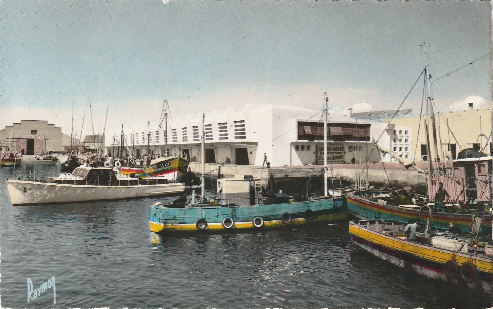 Photo Cpsm petit format 85 LES SABLES-D'OLONNE. Le Centre de Marée