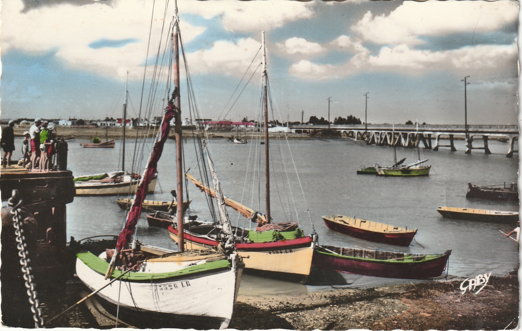 Cpsm petit format 85 L'AIGUILLON SUR MER. Port et pont. Barques de Pêcheurs 1961