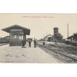 27 SAINT-PIERRE-DU-VAUVRAY. Employés dans la Gare