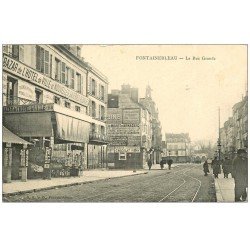 carte postale ancienne 77 FONTAINEBLEAU. Bazar Hôtel de Ville et Nouvelles Galeries Rue Grande. Magasin de cartes postales