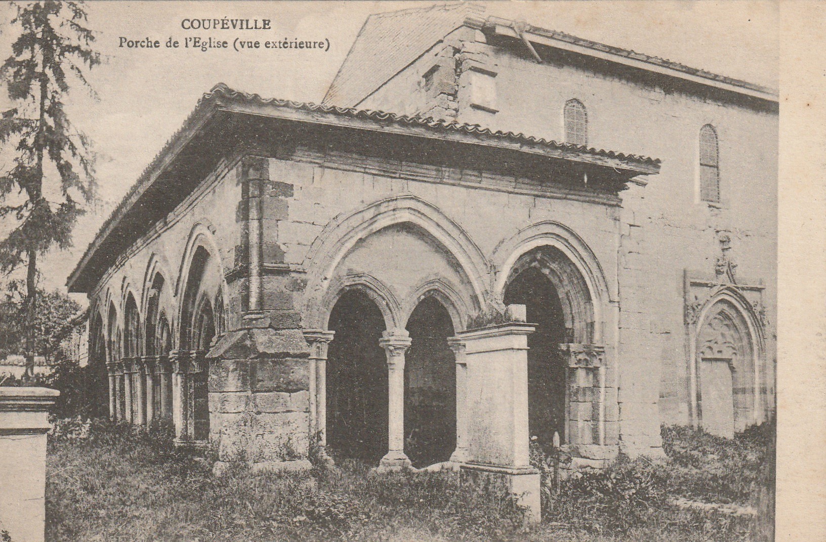 51 COUPEVILLE. Porche de l'Eglise 1917