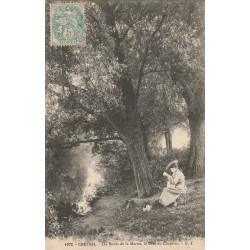 94 CRETEIL. Lectrice sur le Bras du Chapitre bords de la Marne vers 1906
