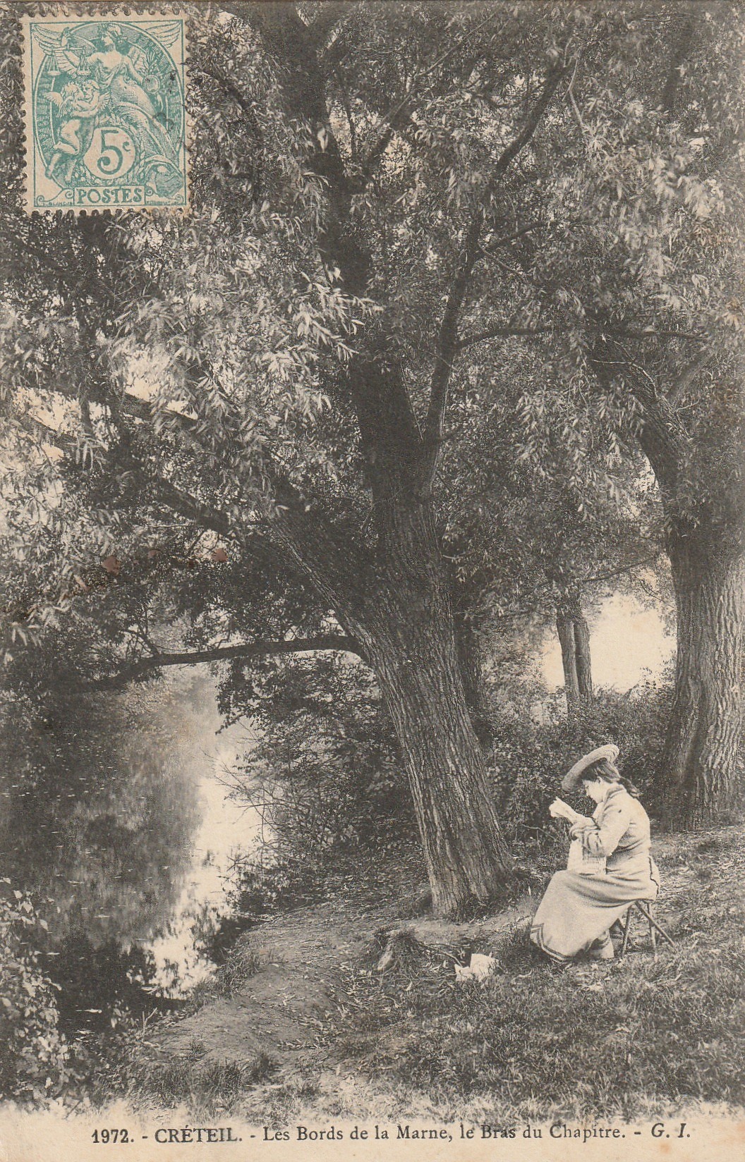 94 CRETEIL. Lectrice sur le Bras du Chapitre bords de la Marne vers 1906
