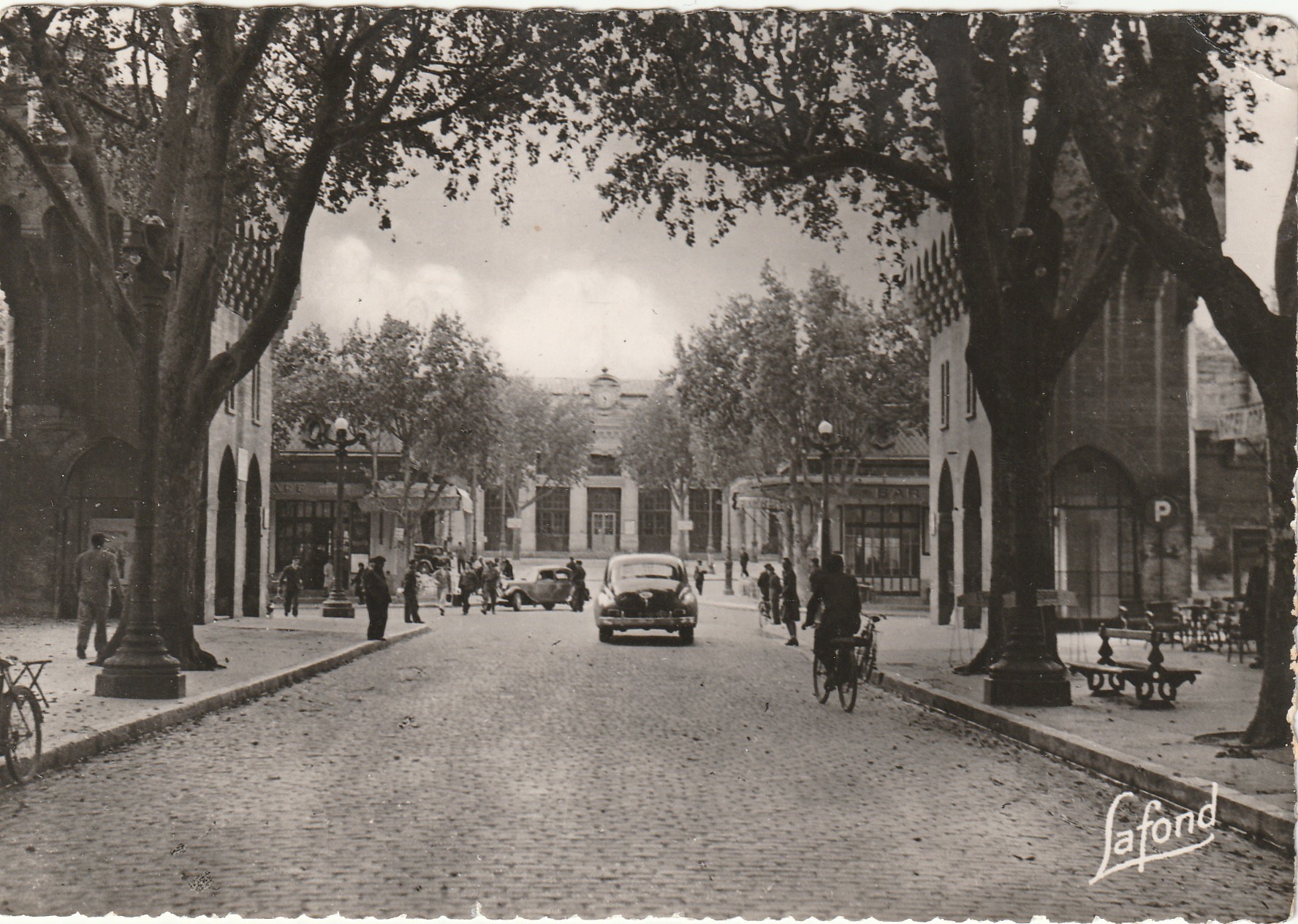 Photo Cpsm Cpm 84 AVIGNON. La Gare. Pour Chambourg 1955
