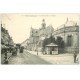 carte postale ancienne 77 FONTAINEBLEAU. La Rue Grande et Eglise. Kiosque à journaux