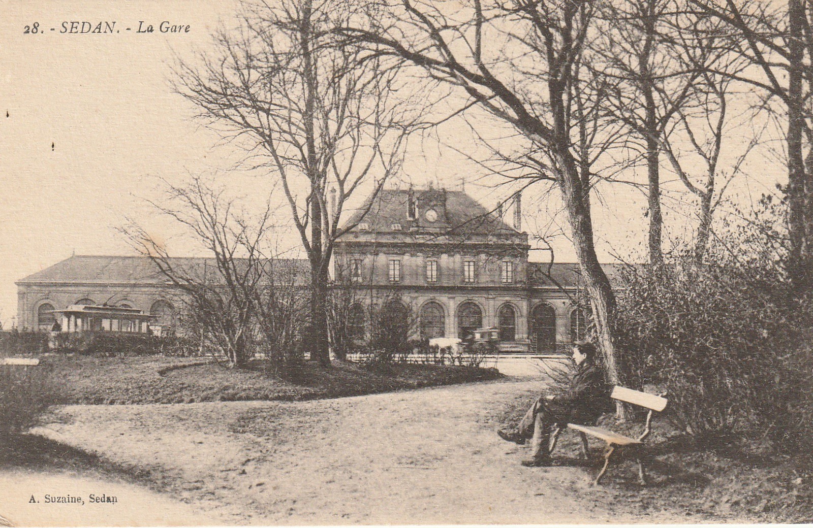 2 x Cpa 08 SEDAN. La Gare et la Citadelle