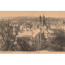 2 x cpa 08 SEDAN. Vue générale et Cour du Château