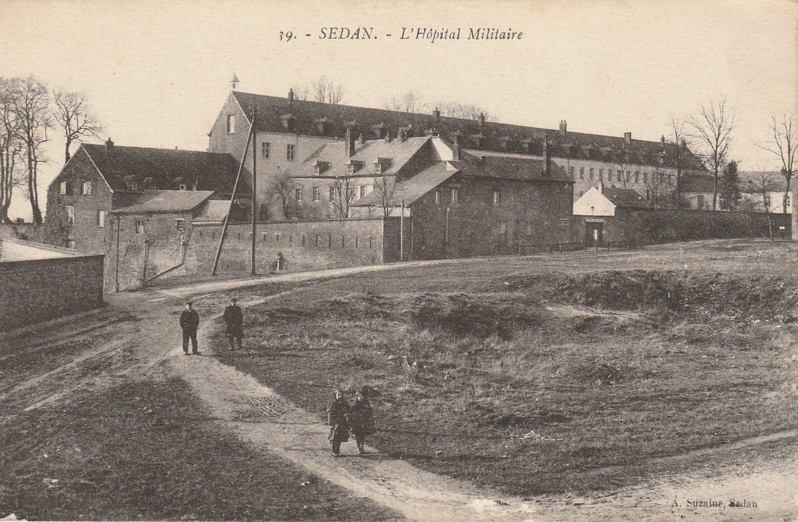 2 x cpa 08 SEDAN. Hôpital Militaire et Petit Pont brèche au Rempart