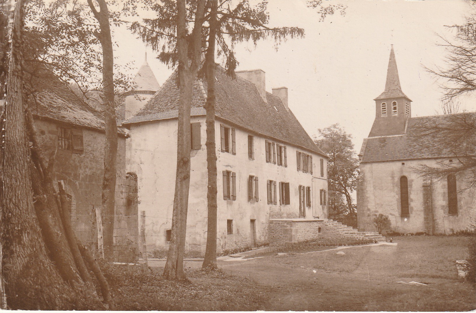 2 x cpa 23 Maison de Repos ARFEUILLE CHATAIN. Comité Central d'Entreprises Lavallette