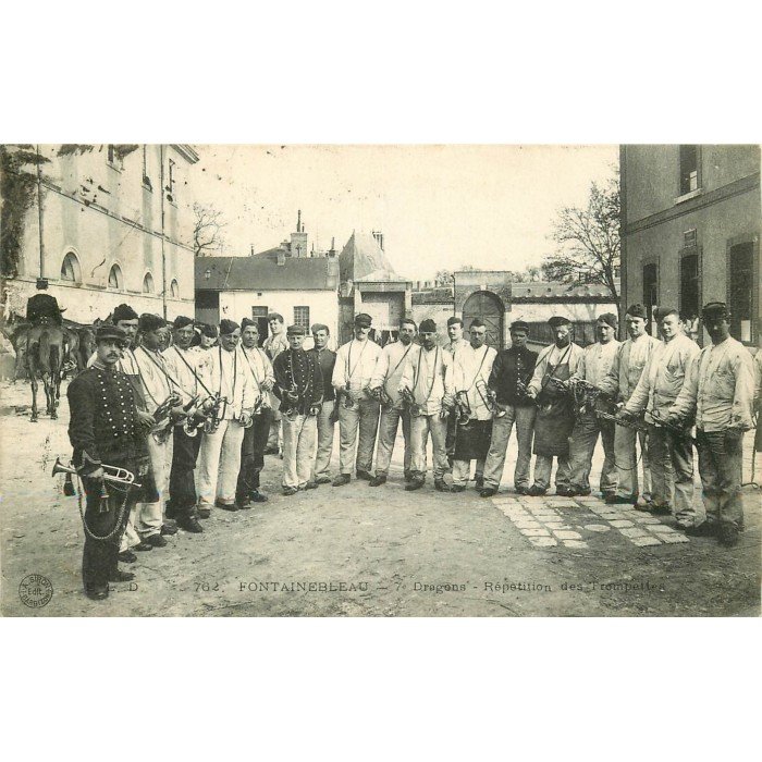 Carte Postale Ancienne – Fontainebleau, 7e Dragons, Poste De Police, Années 1900
