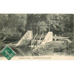 carte postale ancienne 77 CONDE-SAINTE-LIBIAIRE. Rameurs en barque près de l'Ecluse 1908
