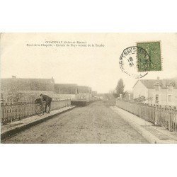 carte postale ancienne 77 CHATENAY-SUR-SEINE. Facteur en vélo sur Pont de la Chapelle 1920