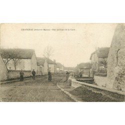 carte postale ancienne 77 CHATENAY-SUR-SEINE. Rue arrivant de la Gare animée