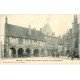 carte postale ancienne 03 MOULINS. Halle au blé et Doyenne rue Péron 1914