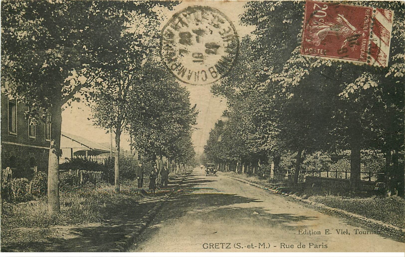 carte postale ancienne 77 GRETZ. Rue de Paris animée 1928