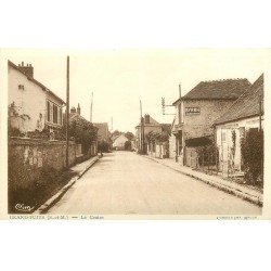 carte postale ancienne 77 GRAND-PUITS. Le Centre panneau BYRRH