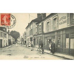 carte postale ancienne 77 HERICY. La Rue 1913. Epicerie Pommier, Buvette Boulangerie Pâtisserie