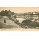 carte postale ancienne 77 MELUN. Elégantes assise et vue sur le Pont du Moulin 1923