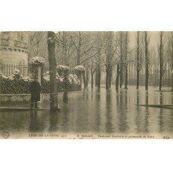 carte postale ancienne 77 MELUN. Crue Inondation 1910. Boulevard Gambetta Promenade de Vaux