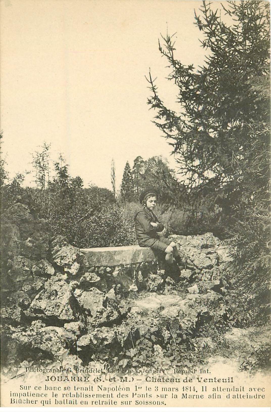 carte postale ancienne 77 JOUARRE. Château de Venteuil enfant Petit Marin assis 1917