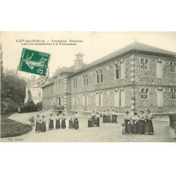 carte postale ancienne 77 LIZY-SUR-OURCQ. Fondation Borniche Convalescentes à la Promenade 1910