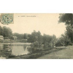 carte postale ancienne 77 LAGNY SUR MARNE. Ile de la Gourdine Pêcheurs sur barque 1906