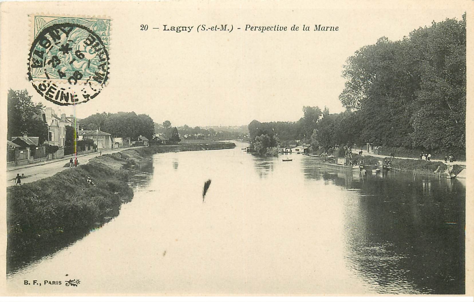 carte postale ancienne 77 LAGNY SUR MARNE. Promeneurs sur Bords de Marne 1906