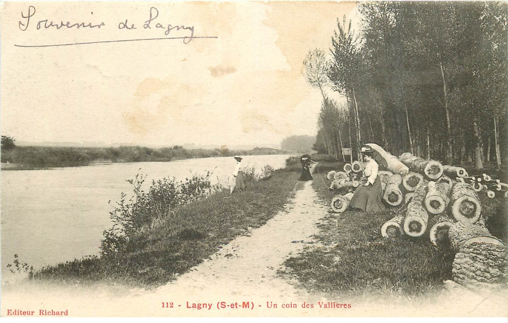 carte postale ancienne 77 LAGNY SUR MARNE. Un coin des Vallières élégantes avec ombrelles 1907
