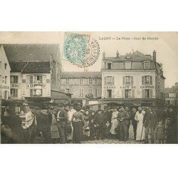 carte postale ancienne 77 LAGNY SUR MARNE. La Place Jour de Marché 1905. Grand Café du Centre et Bal